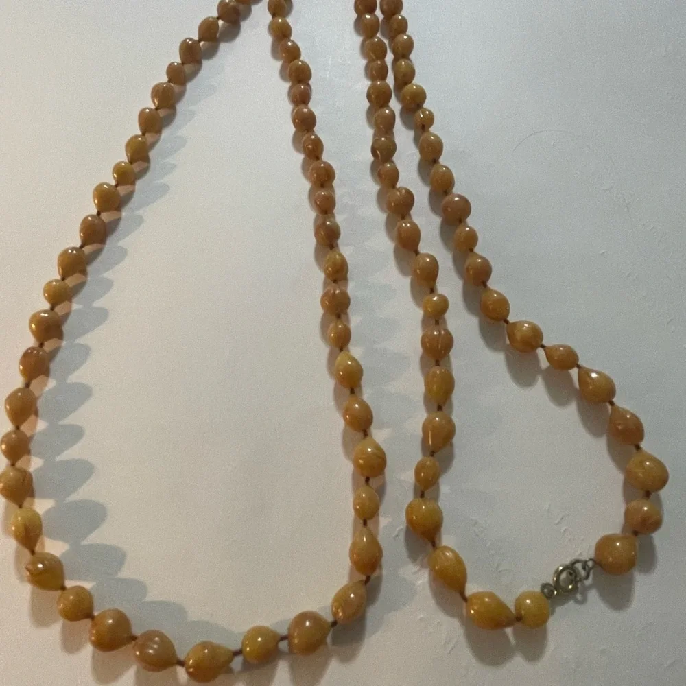 Elegant Amber Beaded Necklace